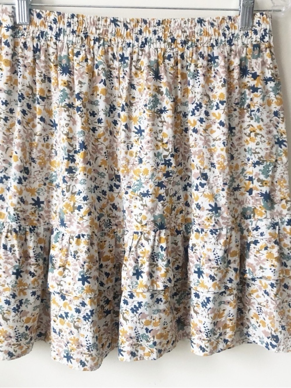 Rose and Thyme Floral Ruffle Tiered Mini Skirt Size Medium - Picture 2 of 12